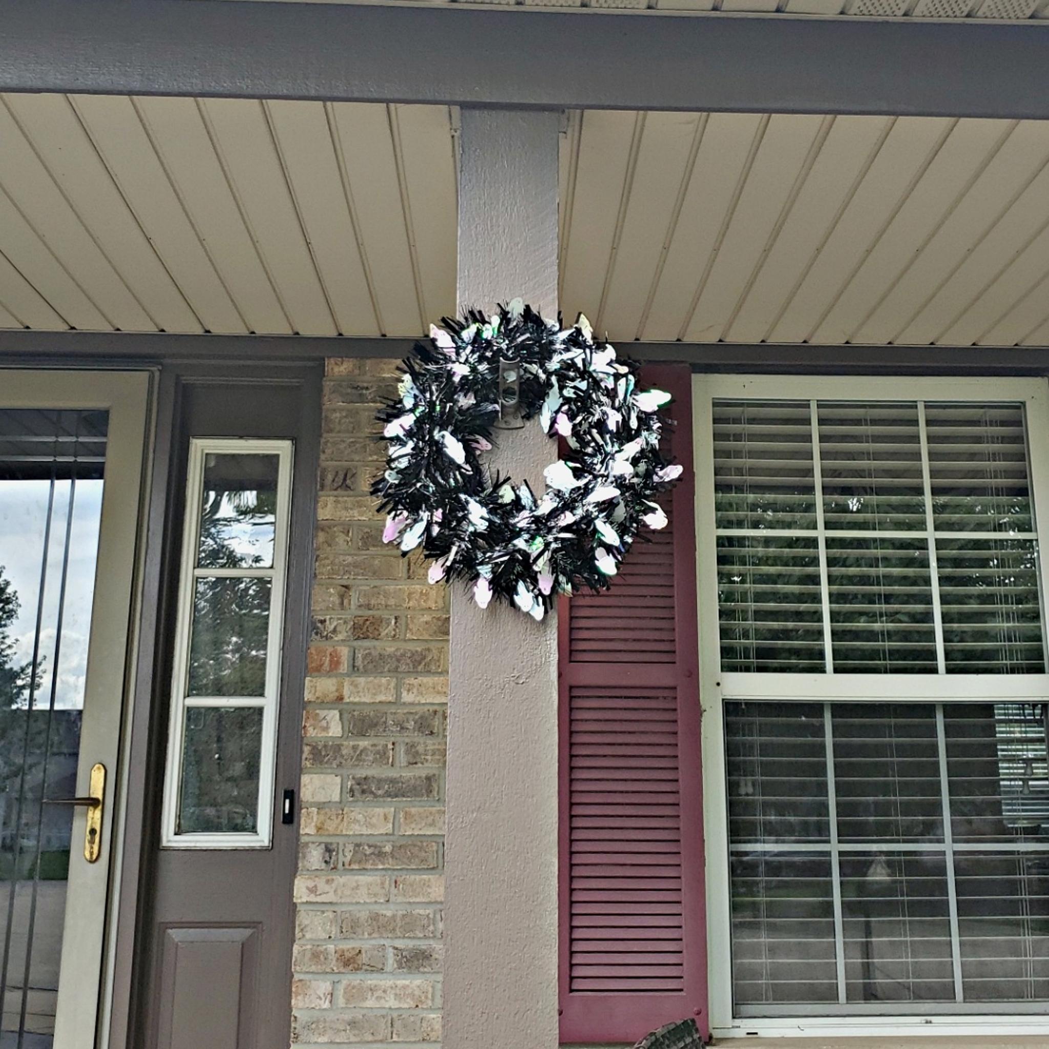 Tinsel Halloween Wreath Black with White Ghosts
